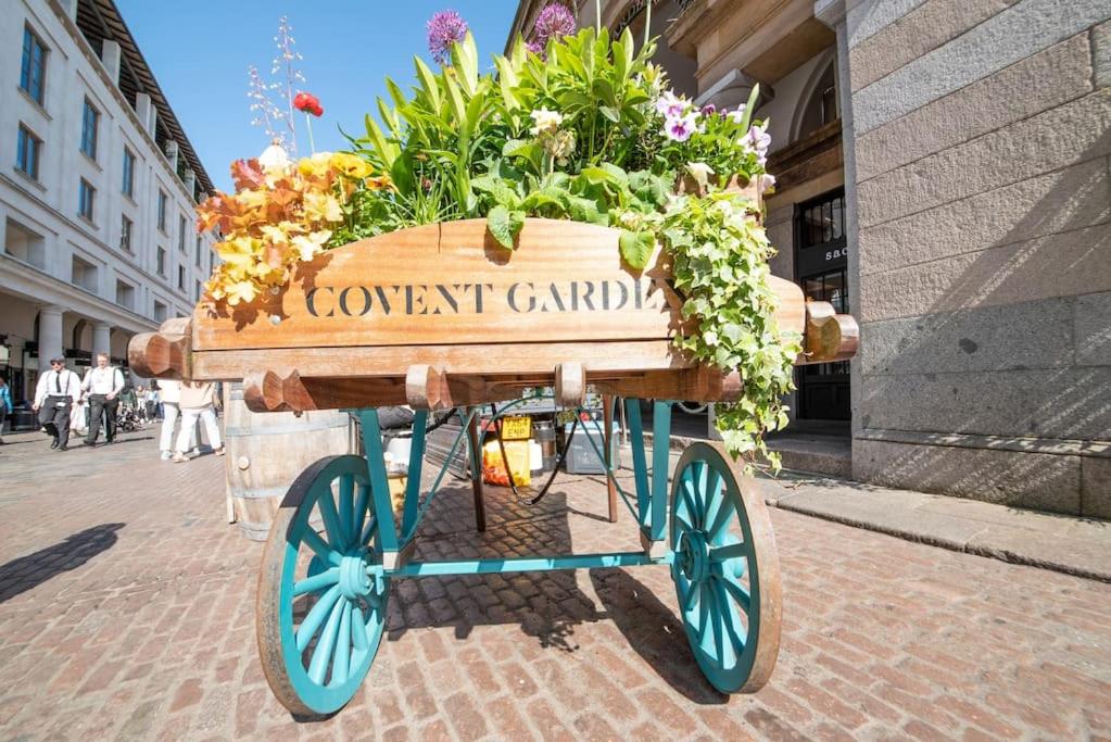Stylish Fitzrovia one bed W1W Sleeps 4