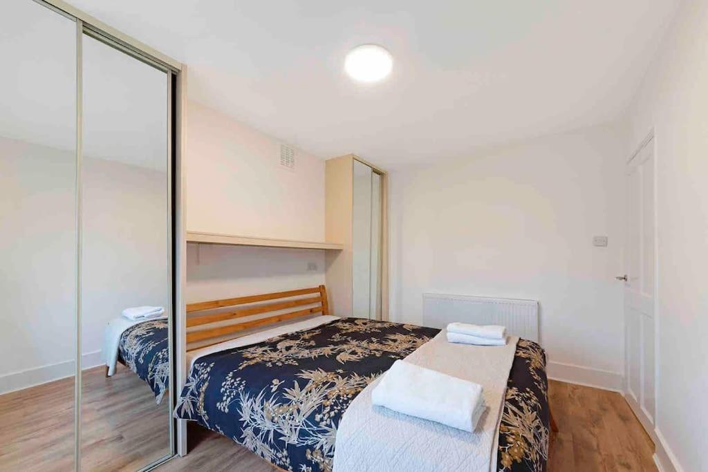 NEW 1 bed Westfield/ Chiswick/ Hammersmith APT