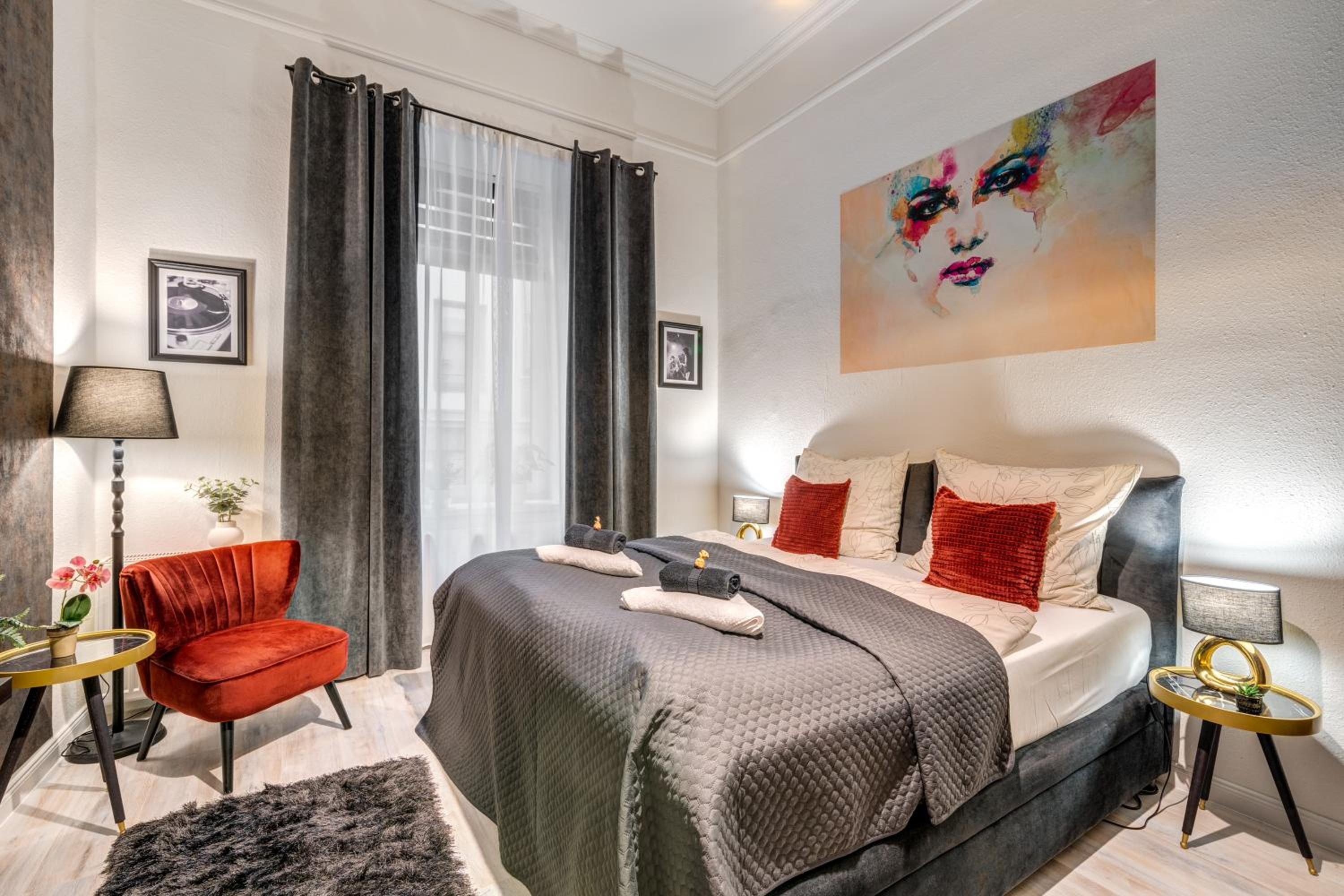Sweet Dreams at Opera House Downtown view 5