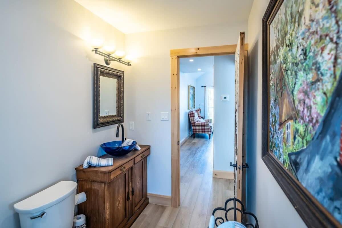 Lakefront Luxury Cottage - Shining Star - Close to Sauble Beach
