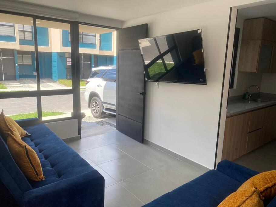 Casa Familiar Excelente ubicación con Piscina