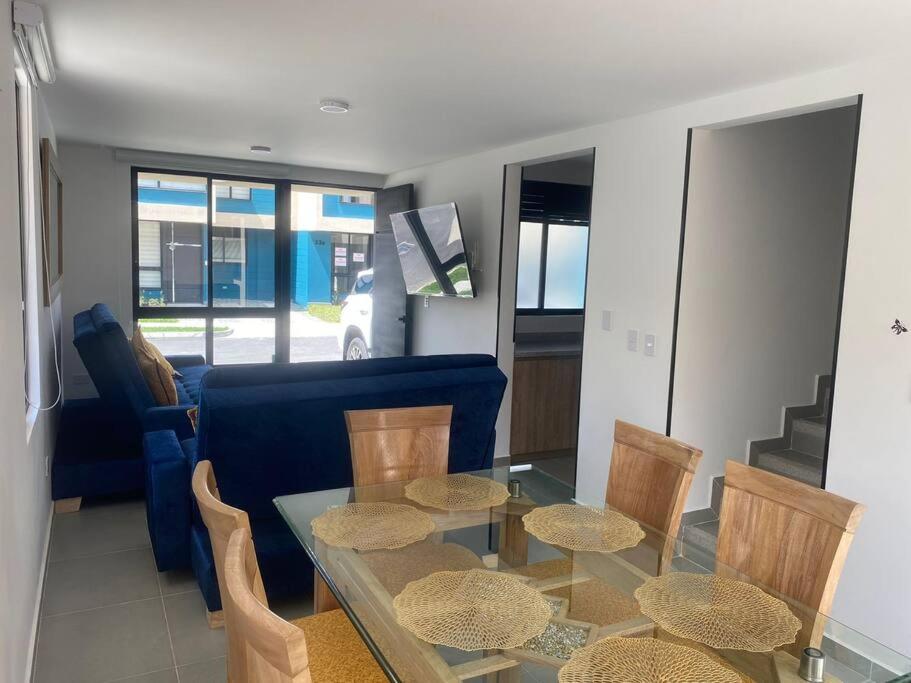 Casa Familiar Excelente ubicación con Piscina