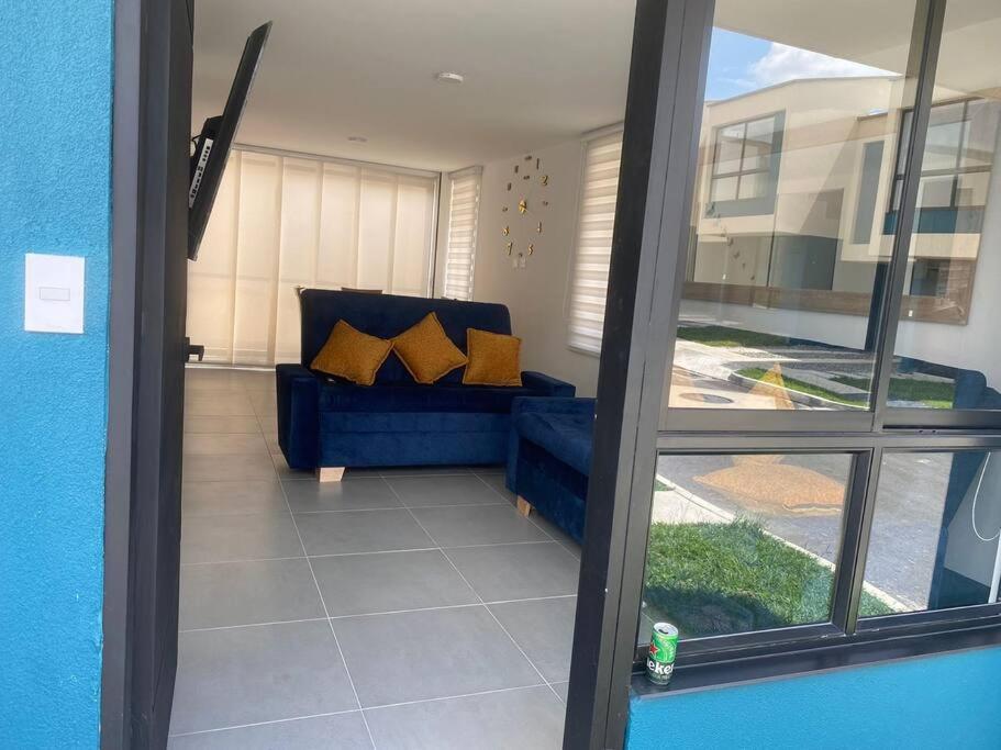 Casa Familiar Excelente ubicación con Piscina