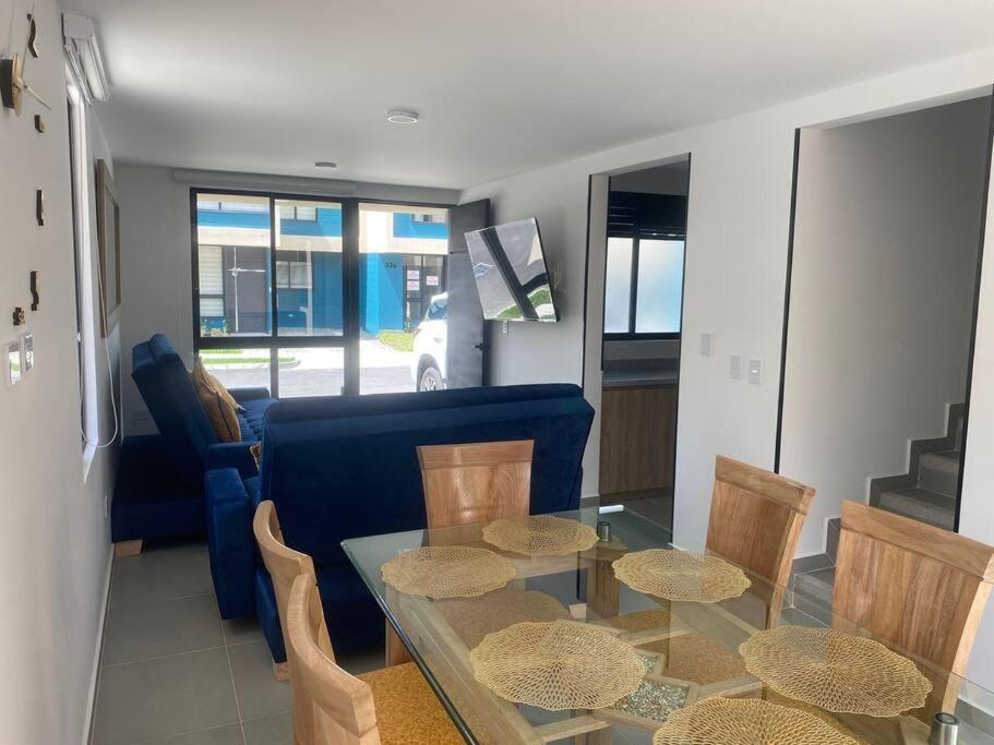 Casa Familiar Excelente ubicación con Piscina