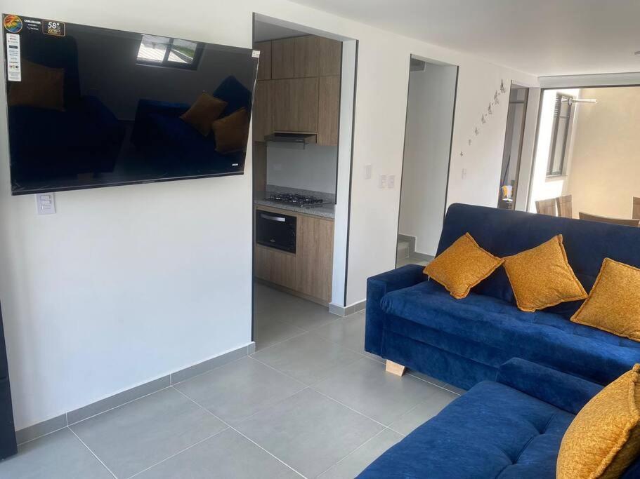 Casa Familiar Excelente ubicación con Piscina