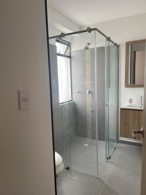 Casa Familiar Excelente ubicación con Piscina