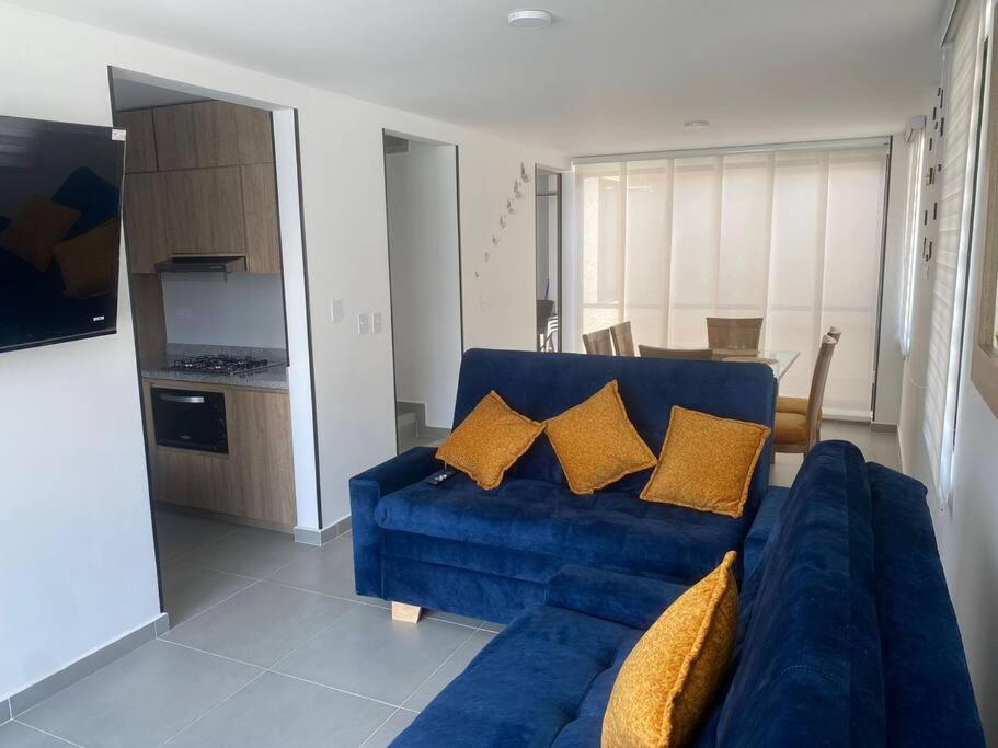 Casa Familiar Excelente ubicación con Piscina