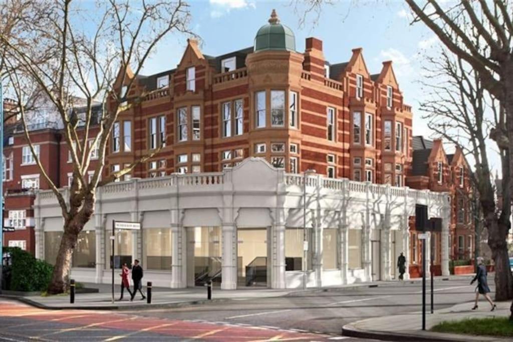Avenue Road Raised Ground Floor Apartment W3 Sleeps 4