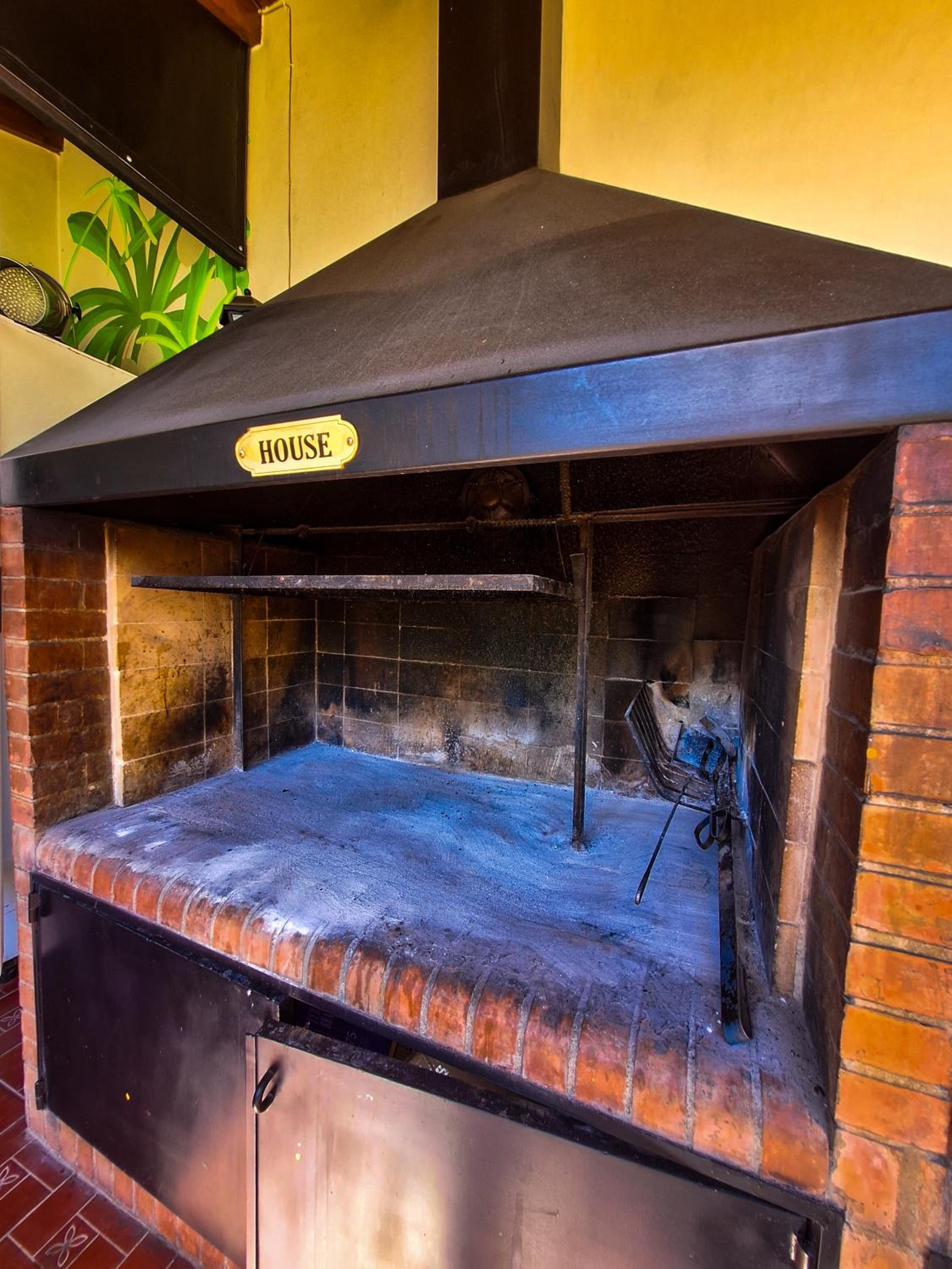 Fuxia House Hostel