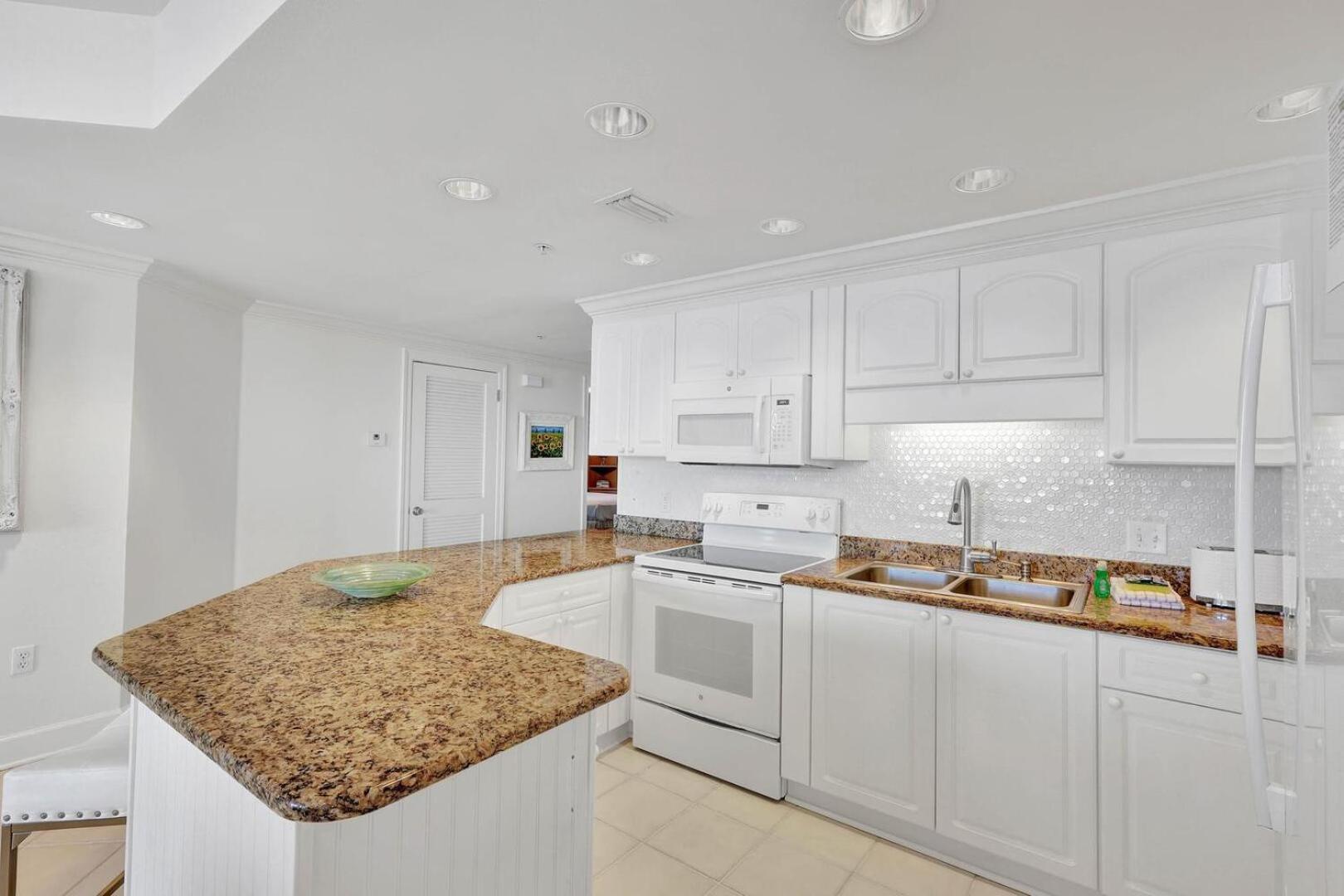 Beachfront Condo w/ View & Pool, Sleeps 8 view 5