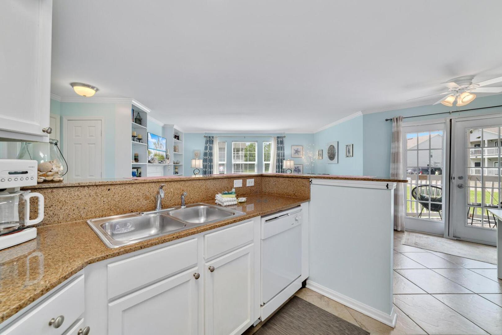 Updated, Ground Floor Unit w/ Pool & Gym, Sleeps 6 view 4