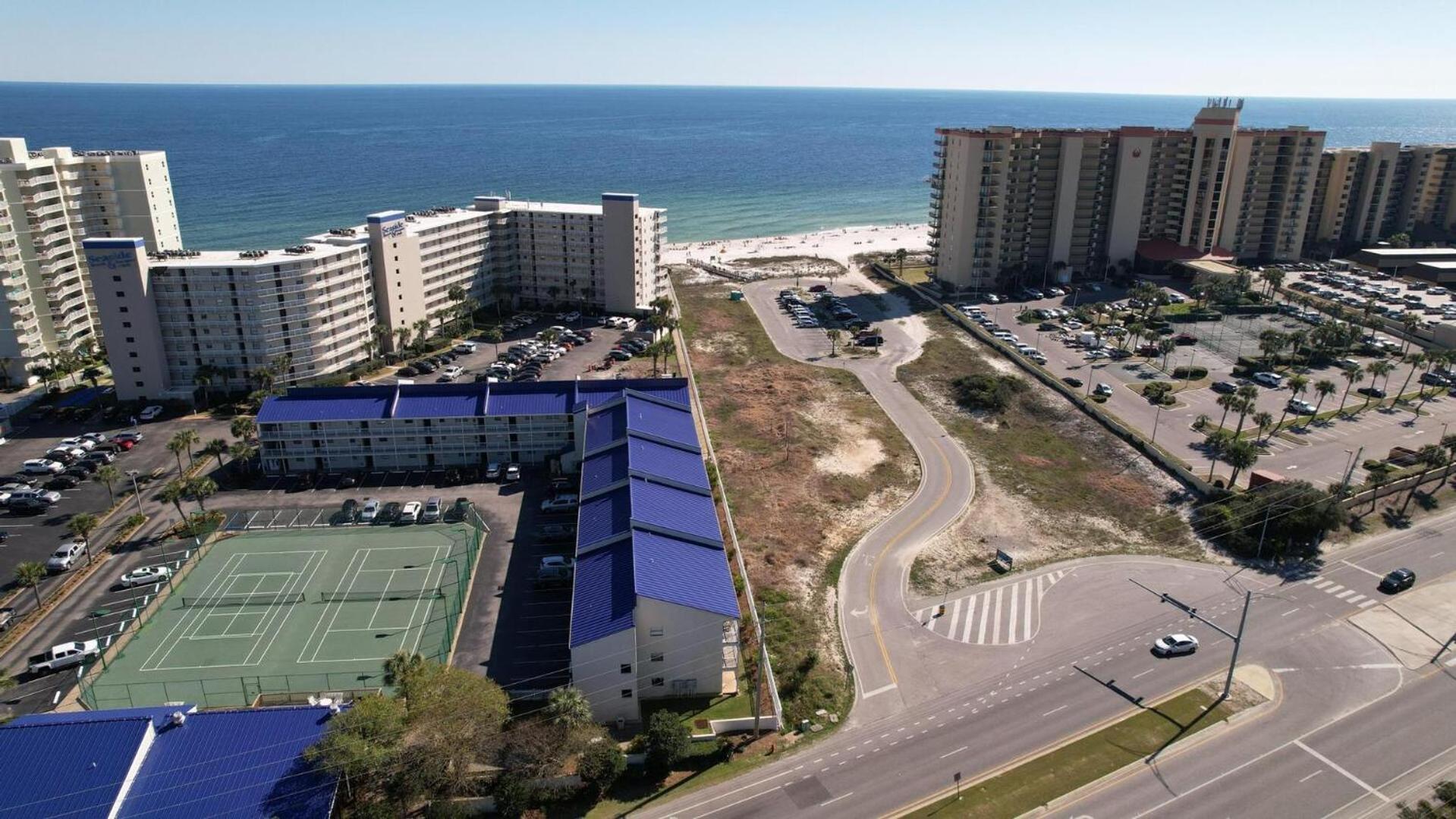 Beach View 3br/2ba w/Pools Sleeps 8 view 4