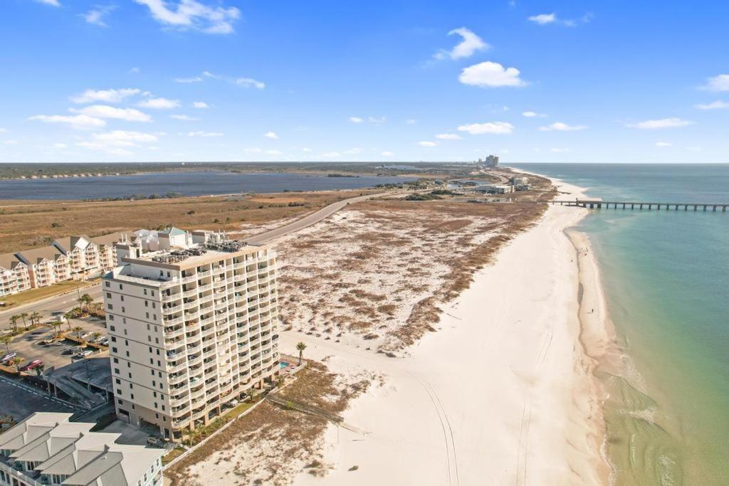 2Br/2Ba Sleeps 8, Beachfront w/ Pool view 3