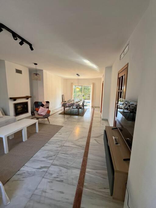 Gran Chalet a 13 min de Sevilla view 3