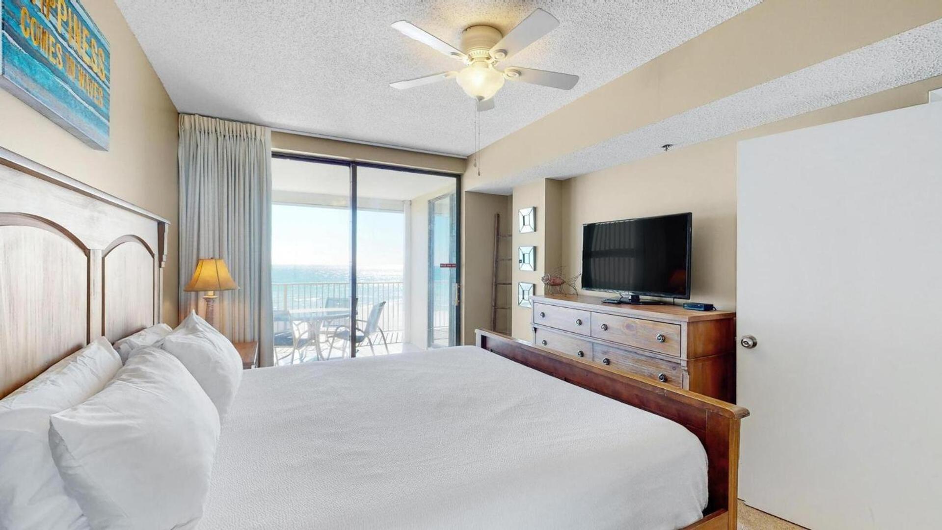 Beautiful 3BR/2BA Beachfront Condo,Sleeps 8