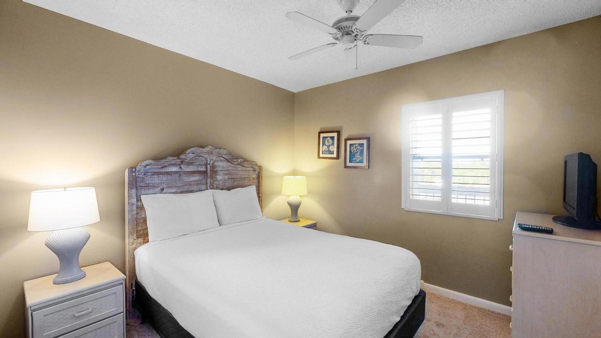 Beautiful 3BR/2BA Beachfront Condo,Sleeps 8