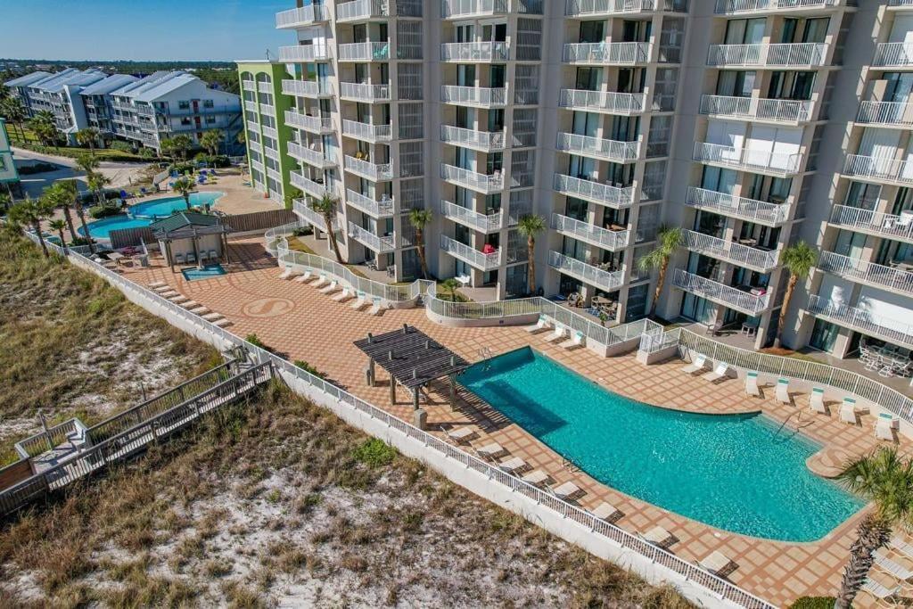 Beautiful 3BR/2BA Beachfront Condo,Sleeps 8