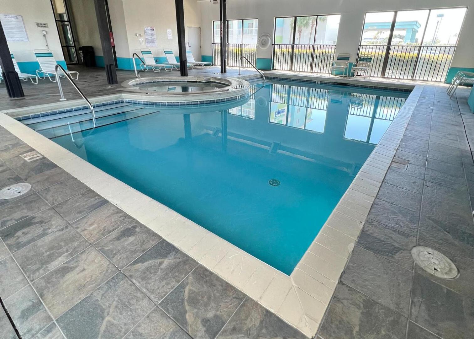 Beautiful 3BR/2BA Beachfront Condo,Sleeps 8