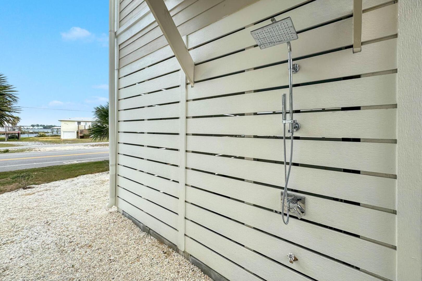 New Luxury Home, 3BD/4BA w/ pool & beach access view 4