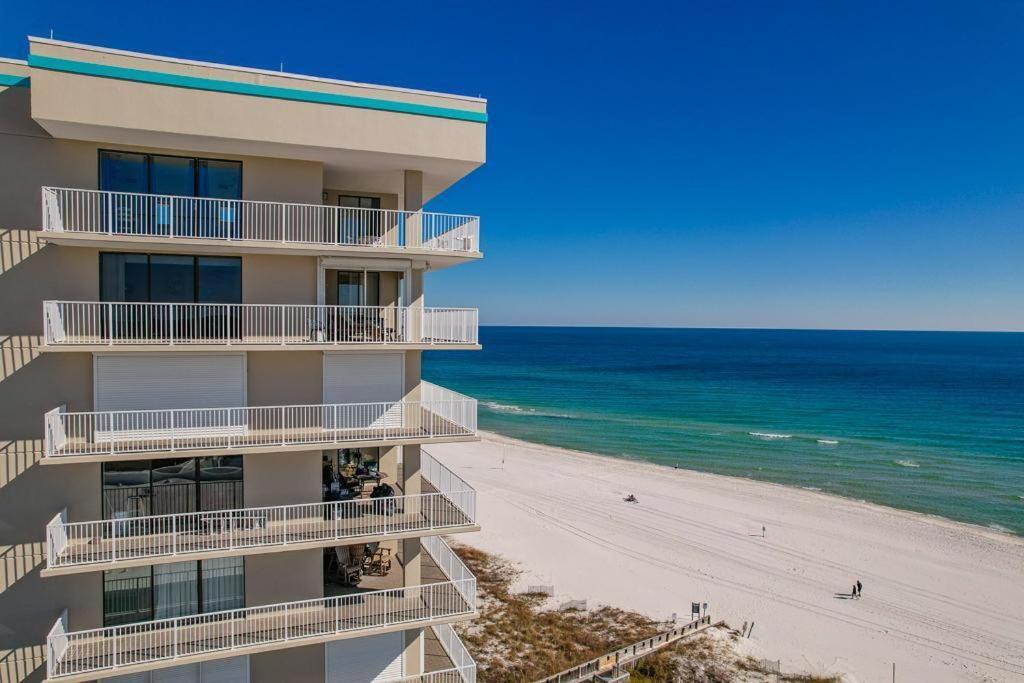 Beautiful 3BR/2BA Beachfront Condo,Sleeps 8