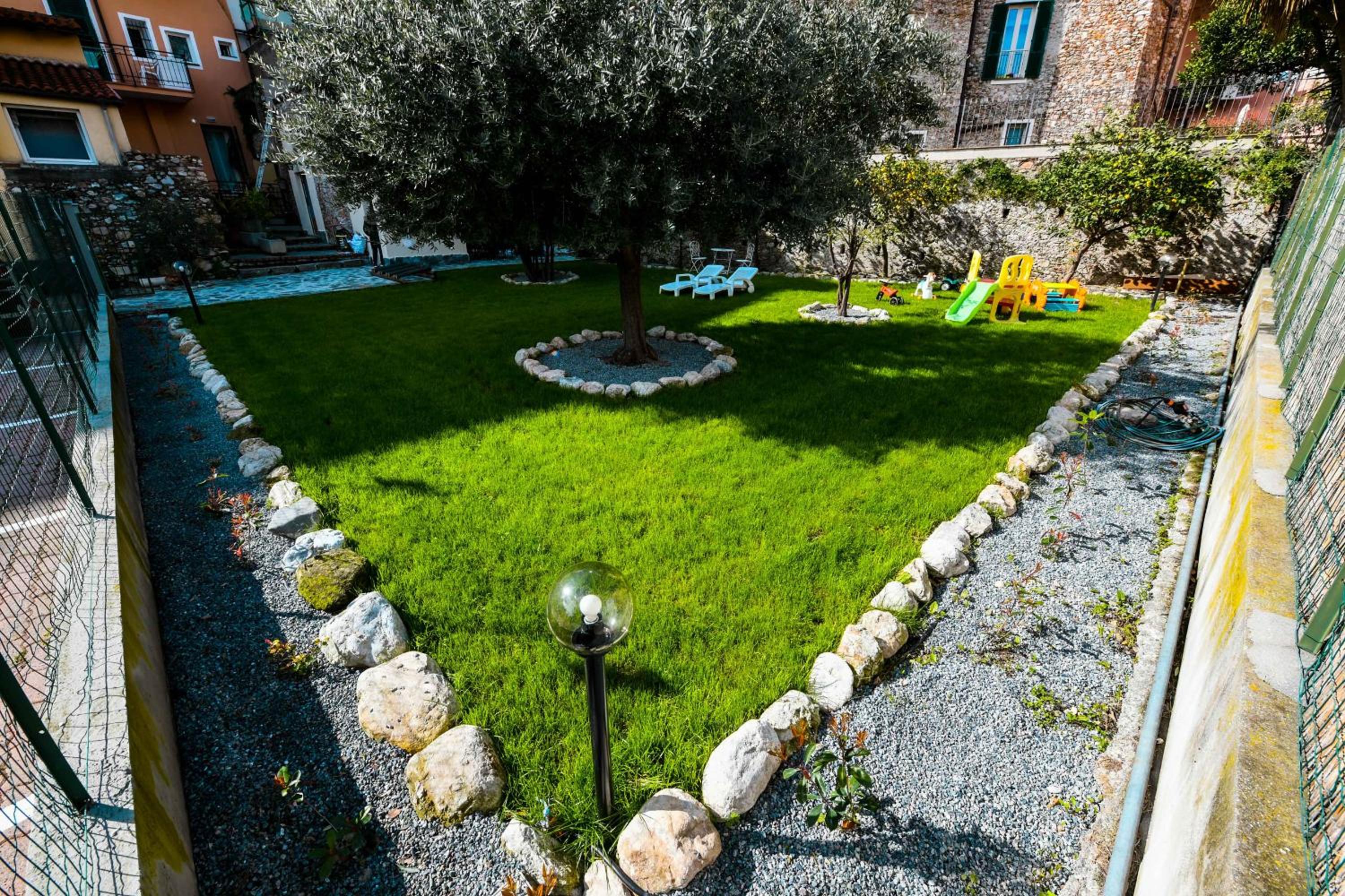 Photo 24
