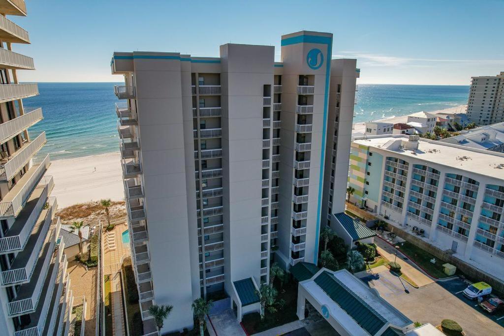 Stunning Views, 3BD/2BA w/ Private Balcony