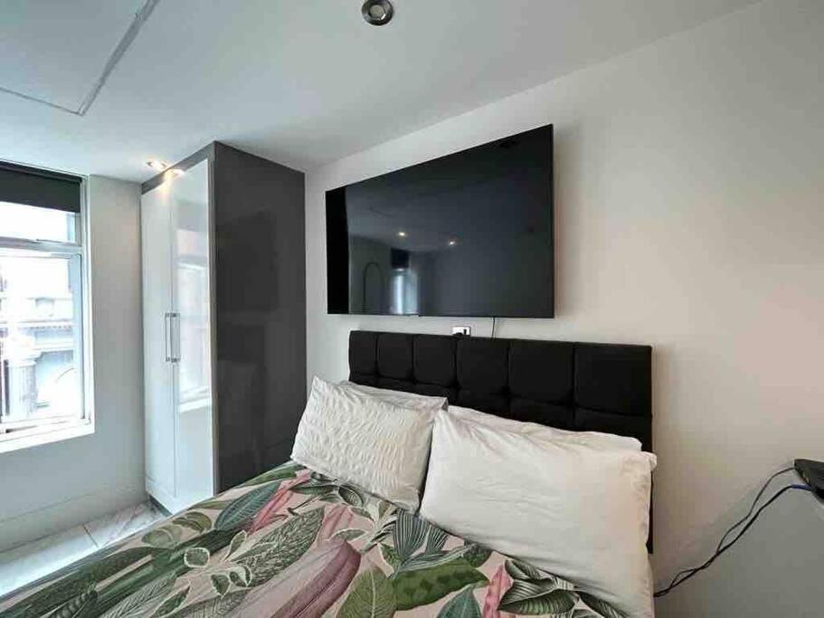 Covent Garden luxury apartment 2nd Floor 3guests view 2