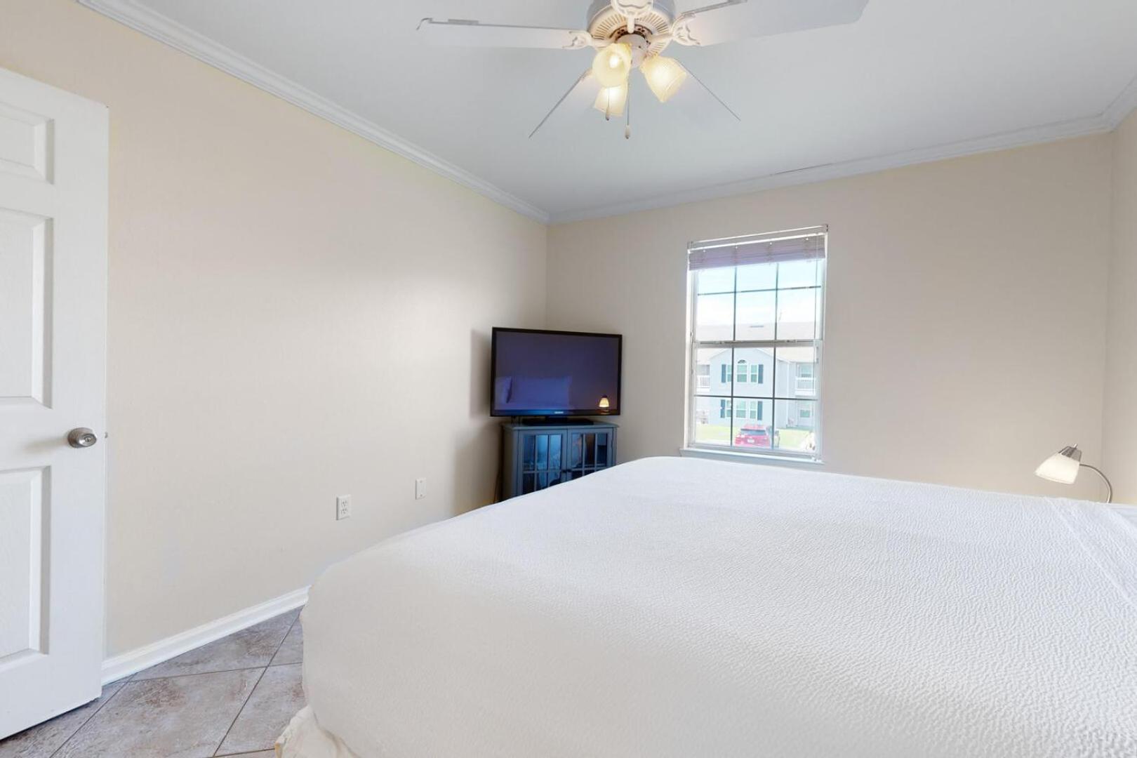 3b/2b w/ Pool & Tennis Court, Sleeps 6 view 5