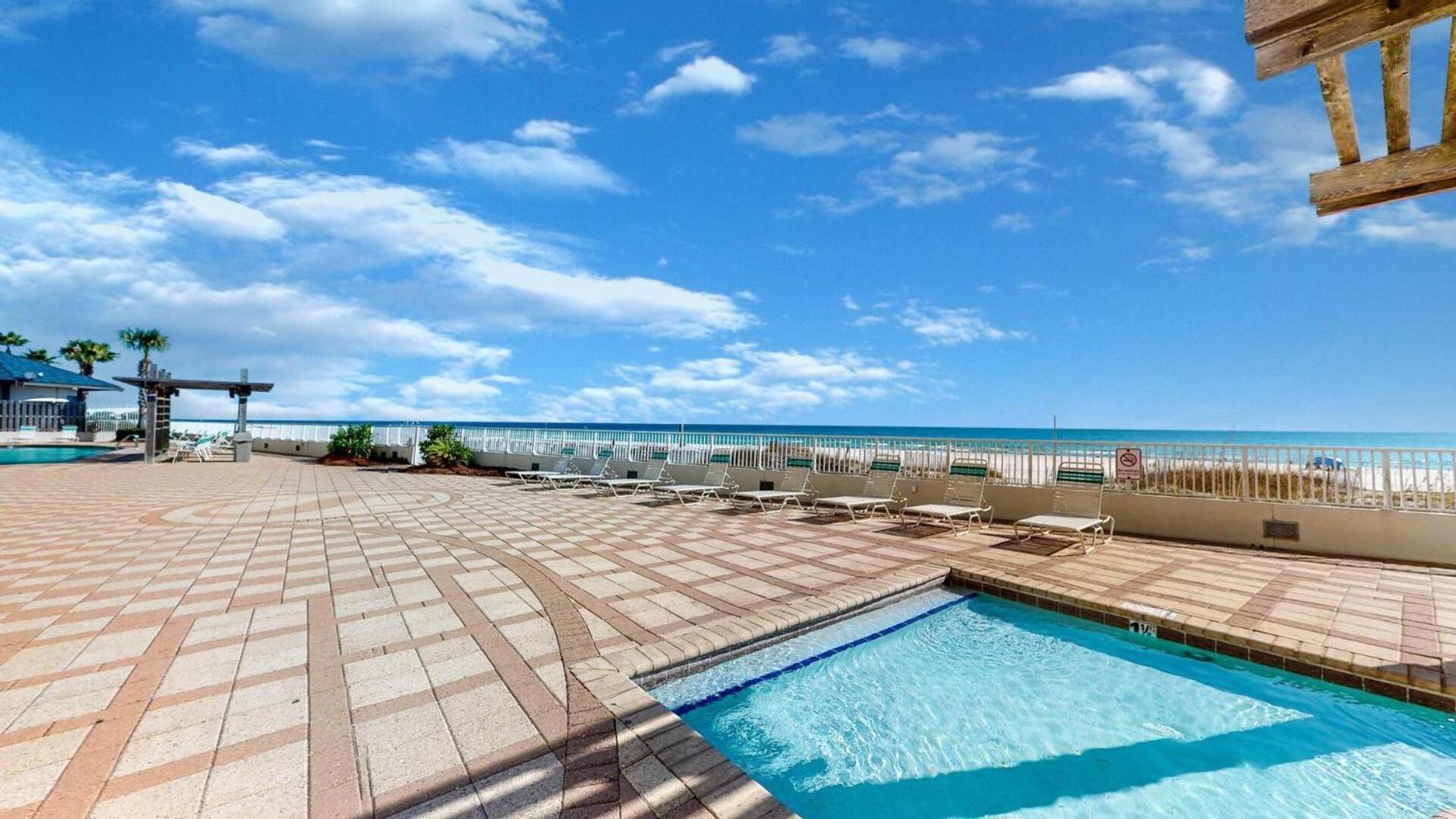 Beautiful 3BR/2BA Beachfront Condo,Sleeps 8