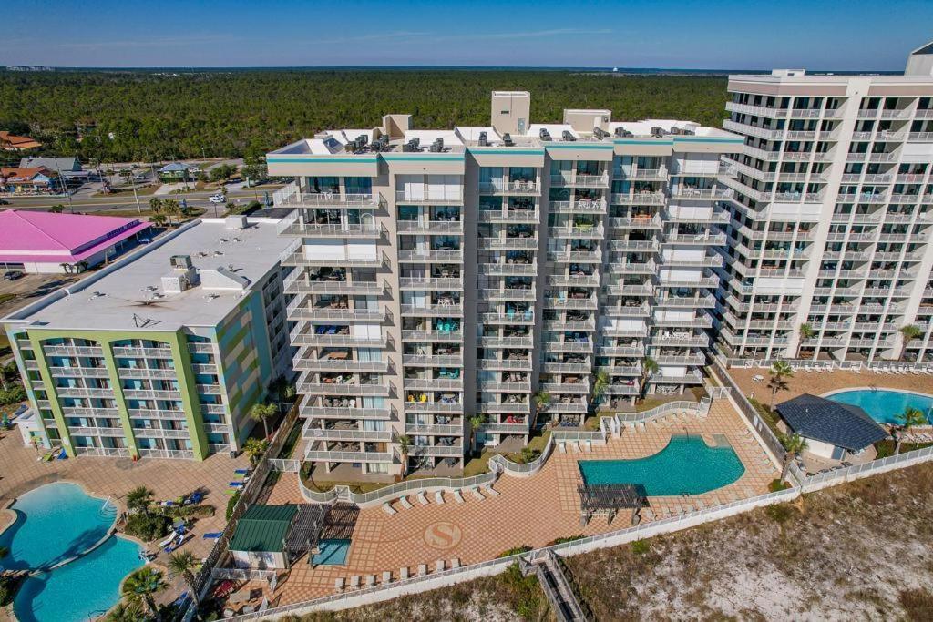 Beautiful 3BR/2BA Beachfront Condo,Sleeps 8