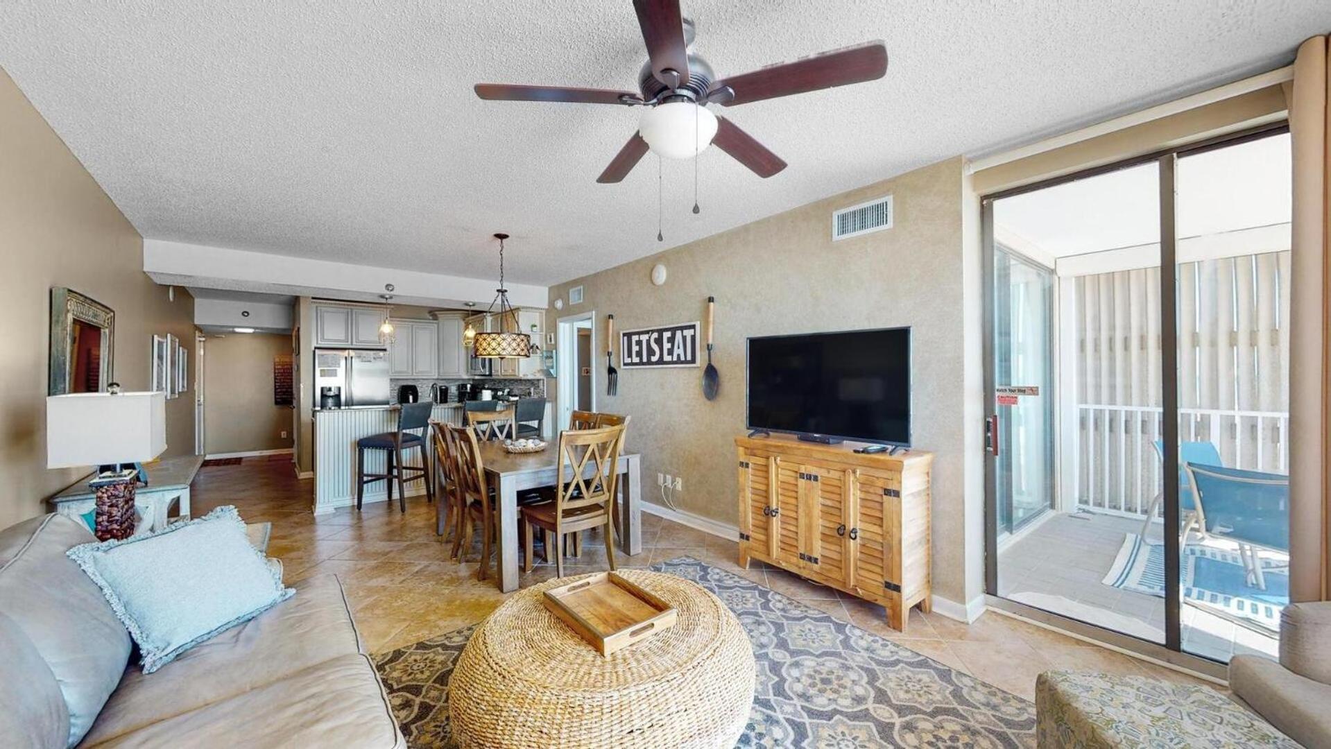 Beautiful 3BR/2BA Beachfront Condo,Sleeps 8