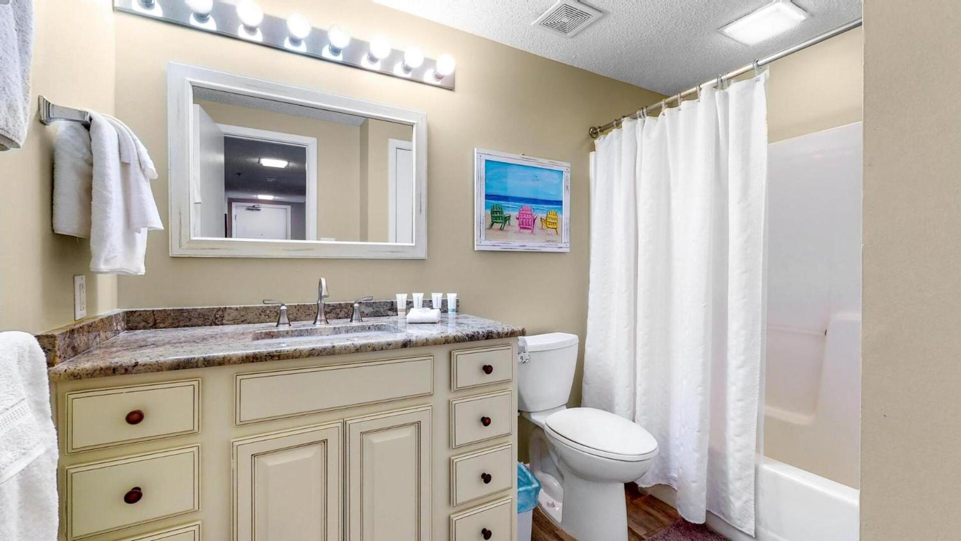 Beautiful 3BR/2BA Beachfront Condo,Sleeps 8