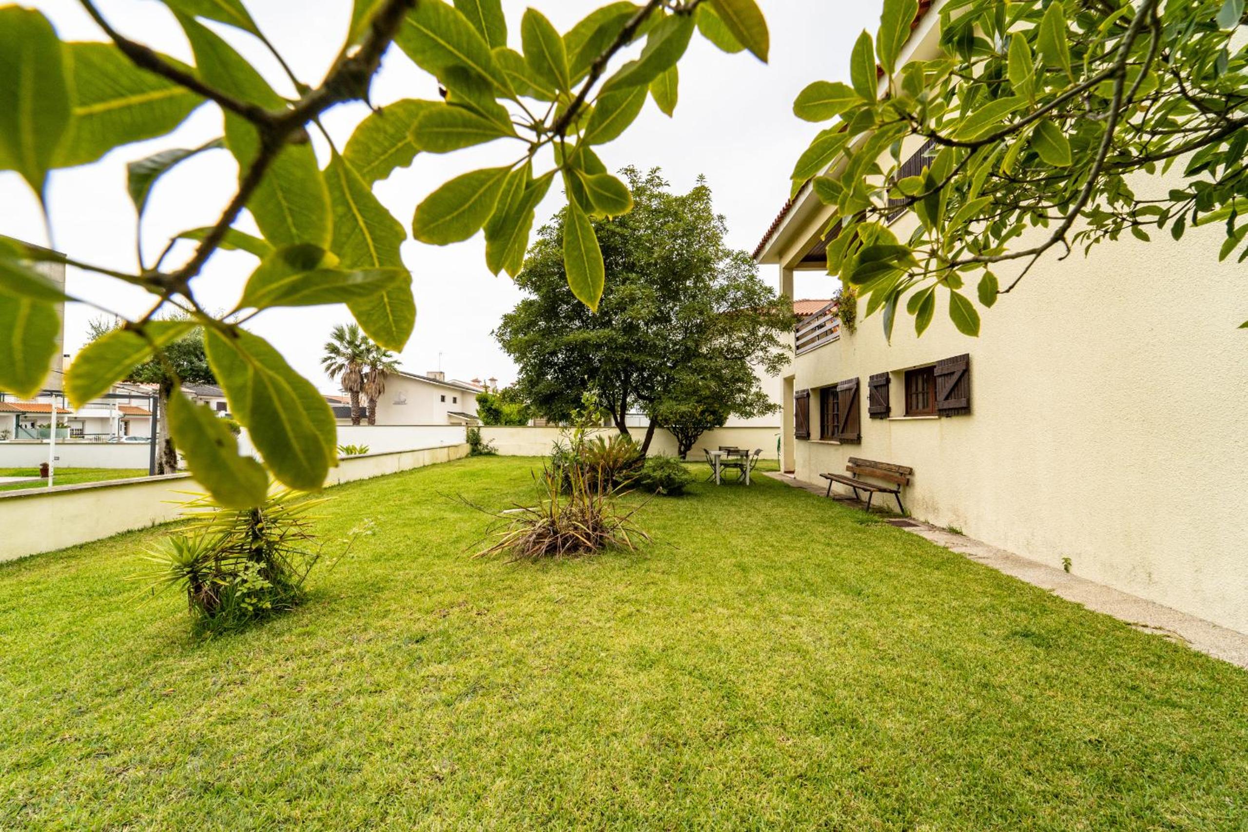 Amorosa Villa, 500m from the beach by House and People