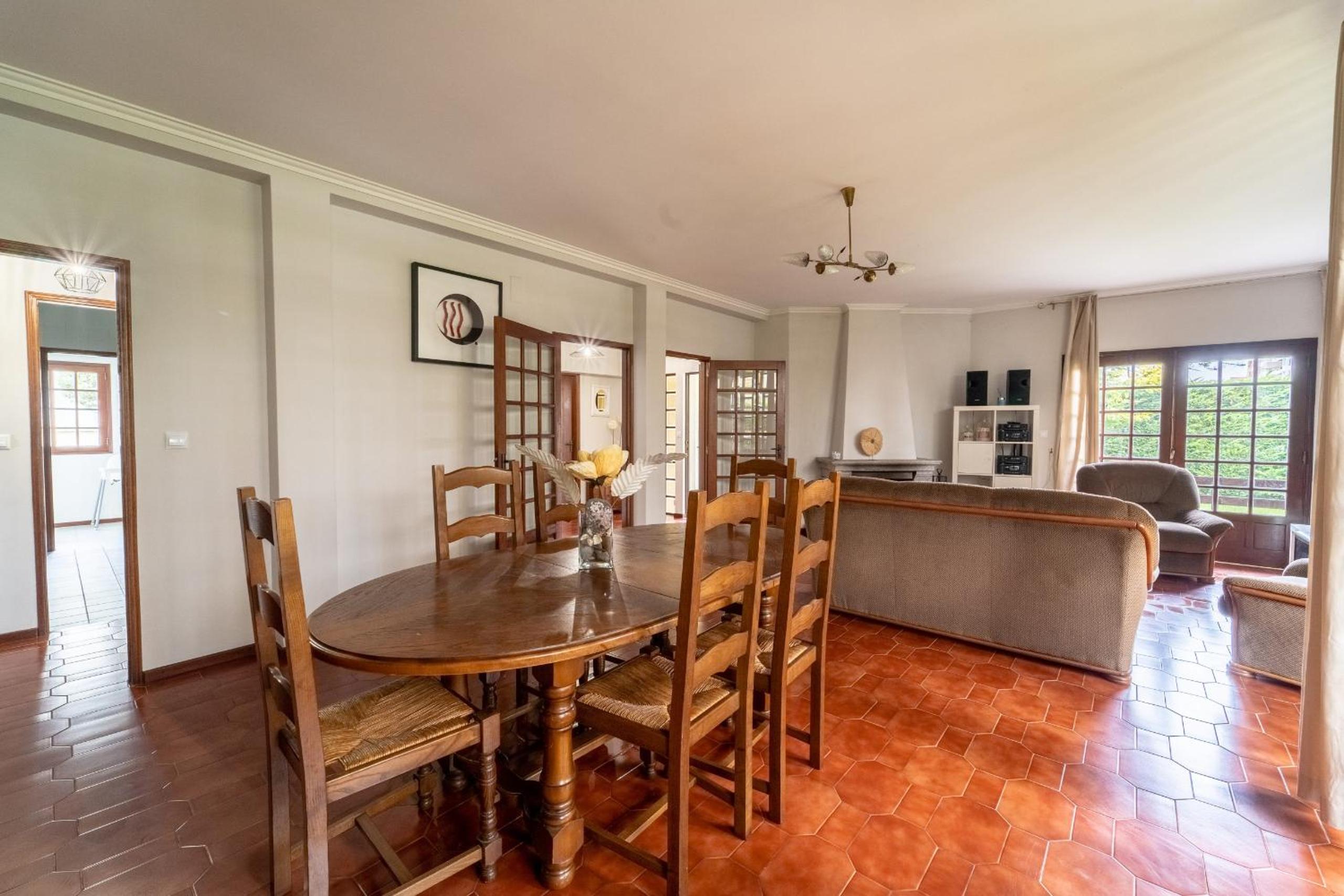 Amorosa Villa, 500m from the beach by House and People