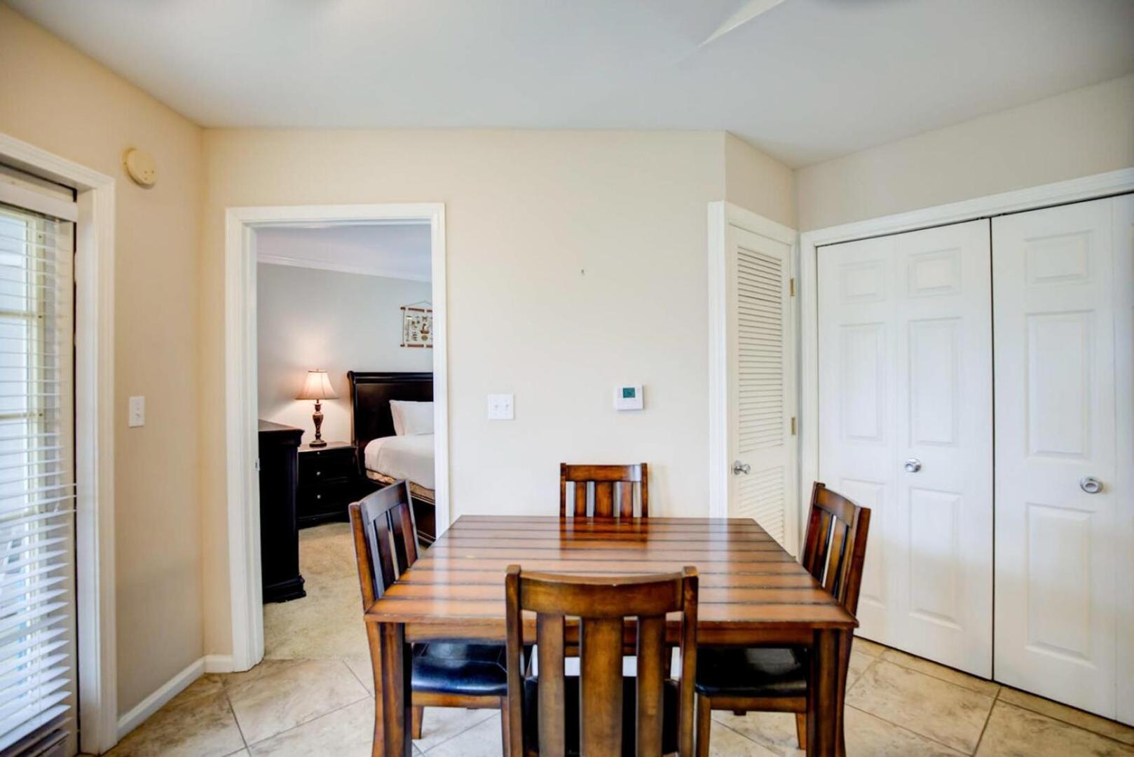 2b/2b w/ Pool & Tennis Court, Sleeps 6 view 3