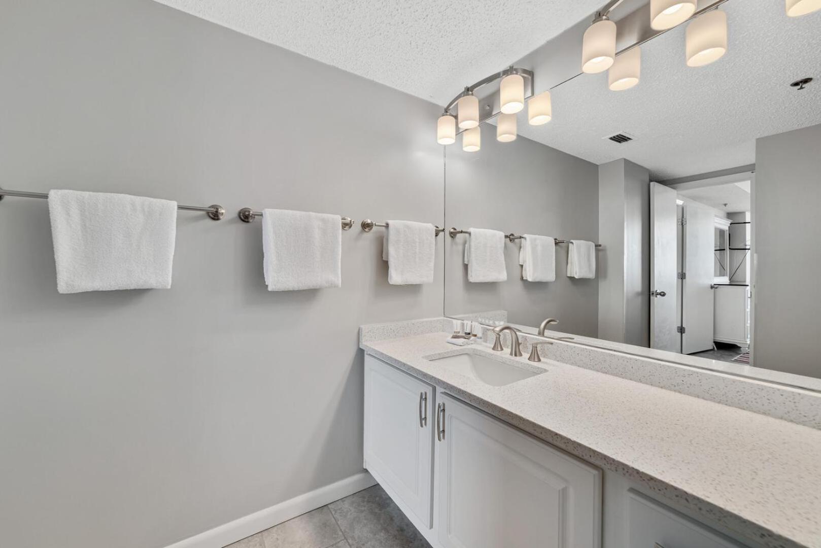 Stunning Views, 3BD/2BA w/ Private Balcony