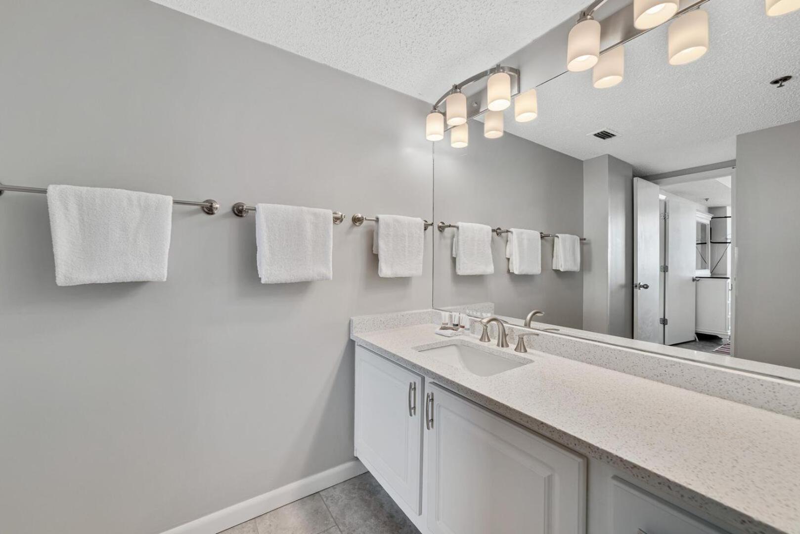 Stunning Views, 3BD/2BA w/ Private Balcony