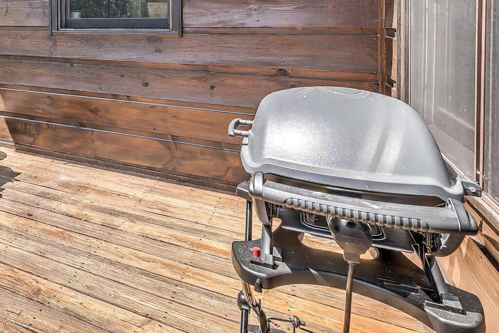 Private•OMG Views•Hot Tub•Firepit•10 min to Downtown view 4