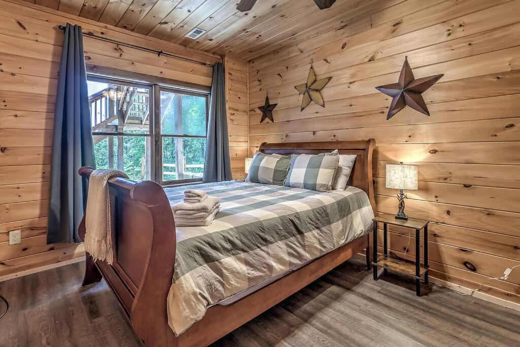 Private•OMG Views•Hot Tub•Firepit•10 min to Downtown view 5