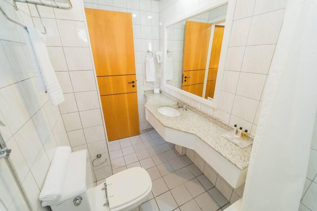 Hampton Park Jardins com Banheira Hidromassagem Luxuoso