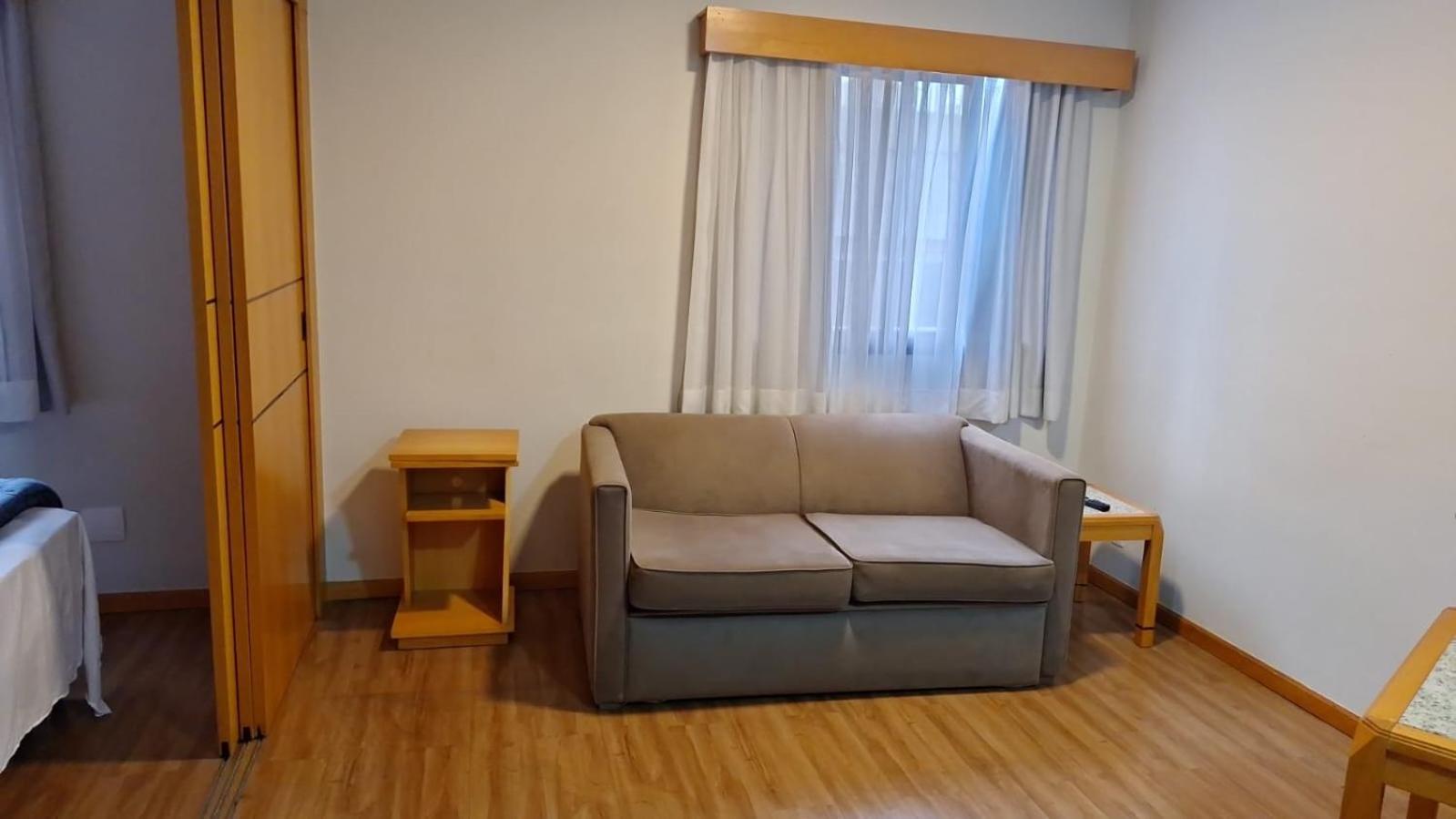 Hampton Park Jardins com Banheira Hidromassagem Luxuoso