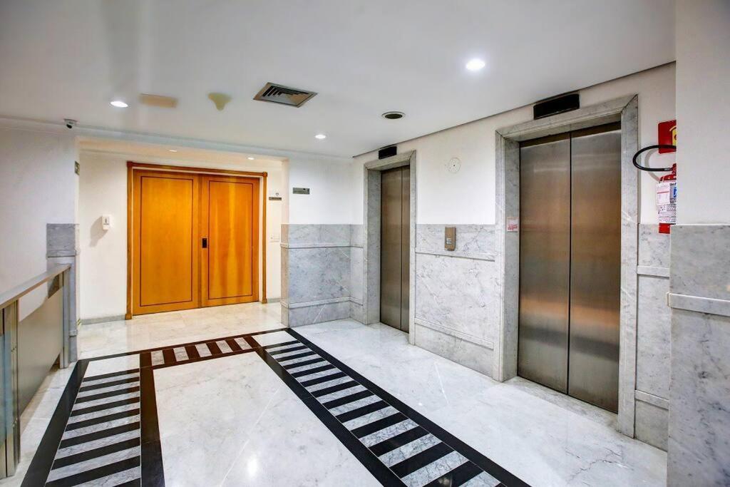 Hampton Park Jardins com Banheira Hidromassagem Luxuoso