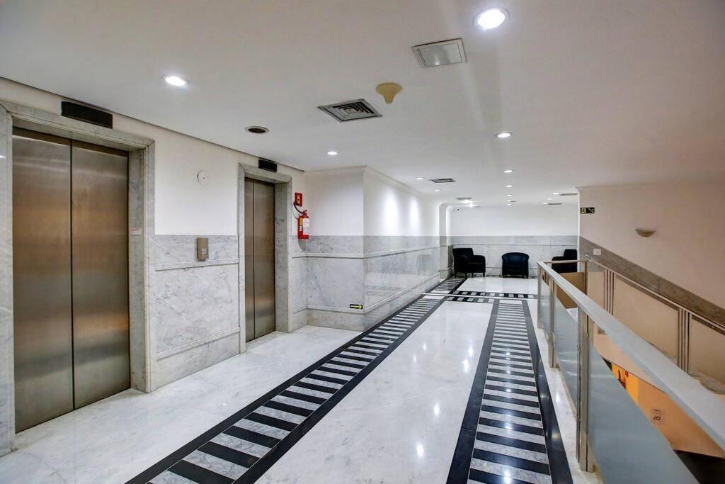 Hampton Park Jardins com Banheira Hidromassagem Luxuoso