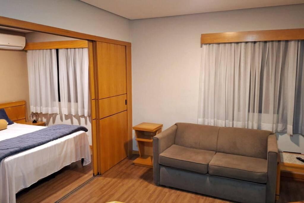 Hampton Park Jardins com Banheira Hidromassagem Luxuoso
