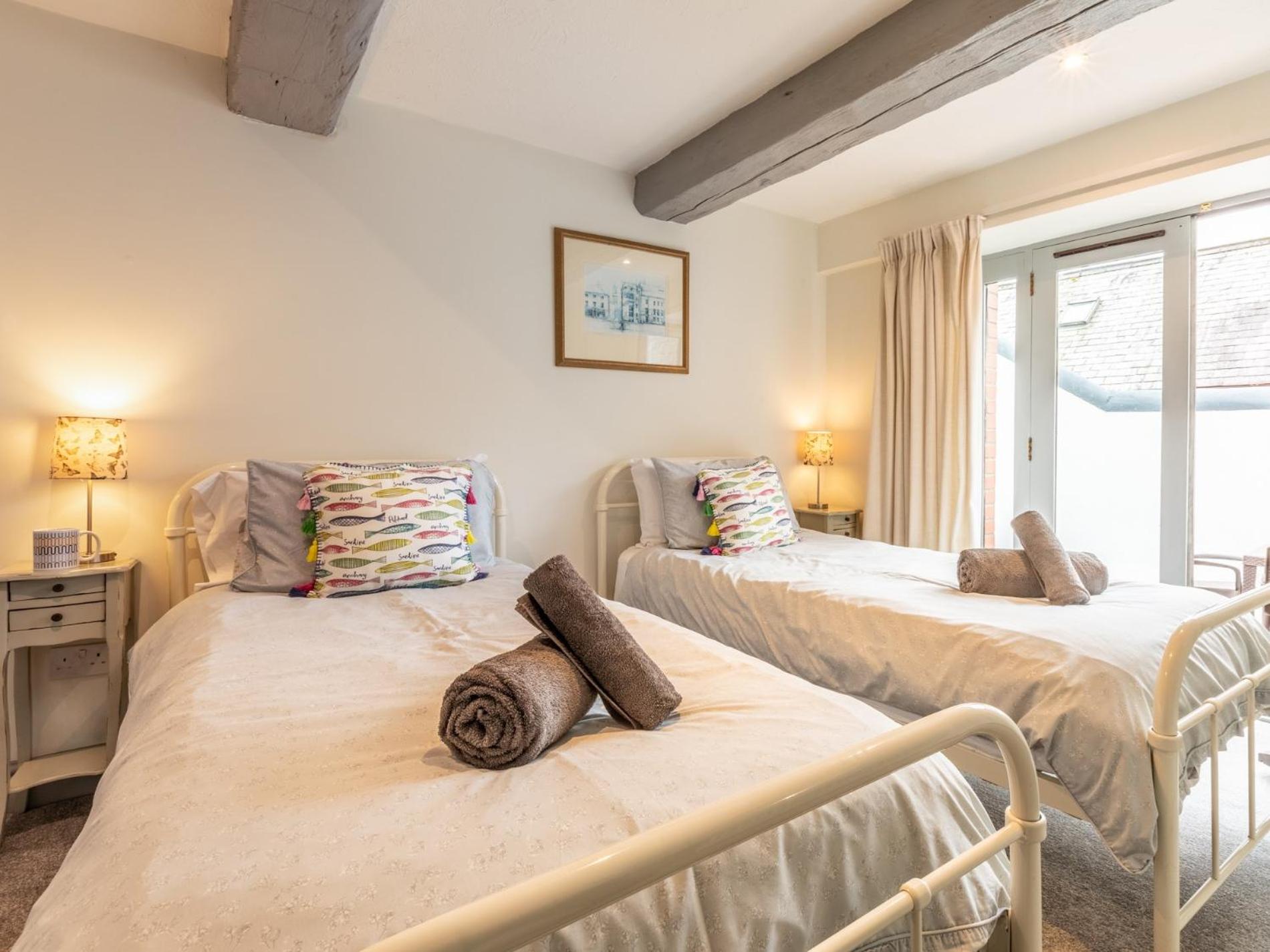 4 Bed in Bideford oc-oappl view 2