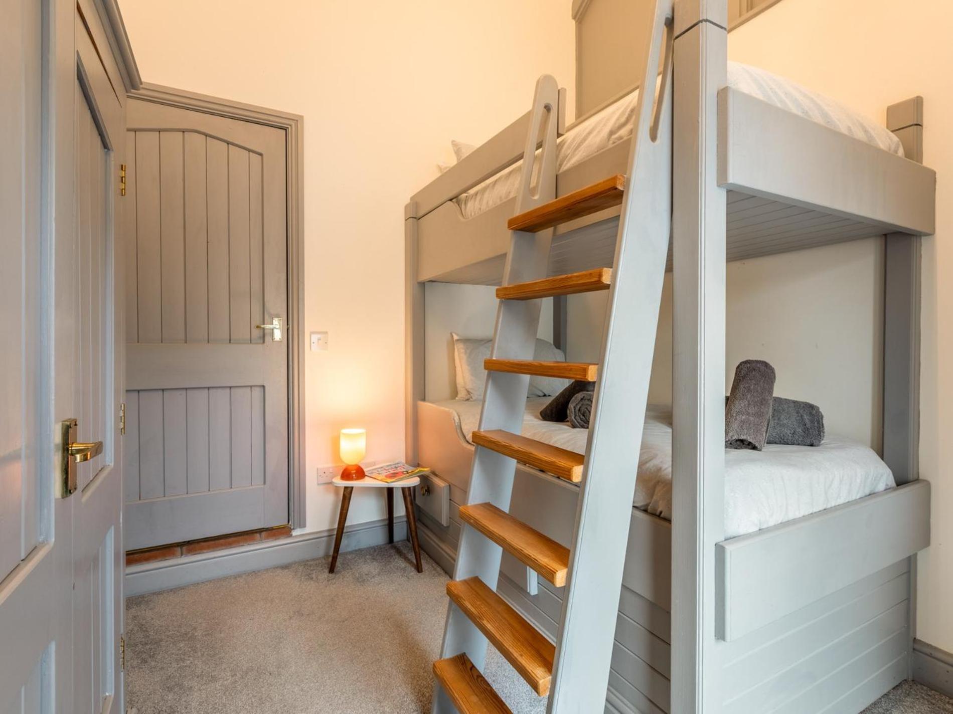 4 Bed in Bideford oc-oappl view 3
