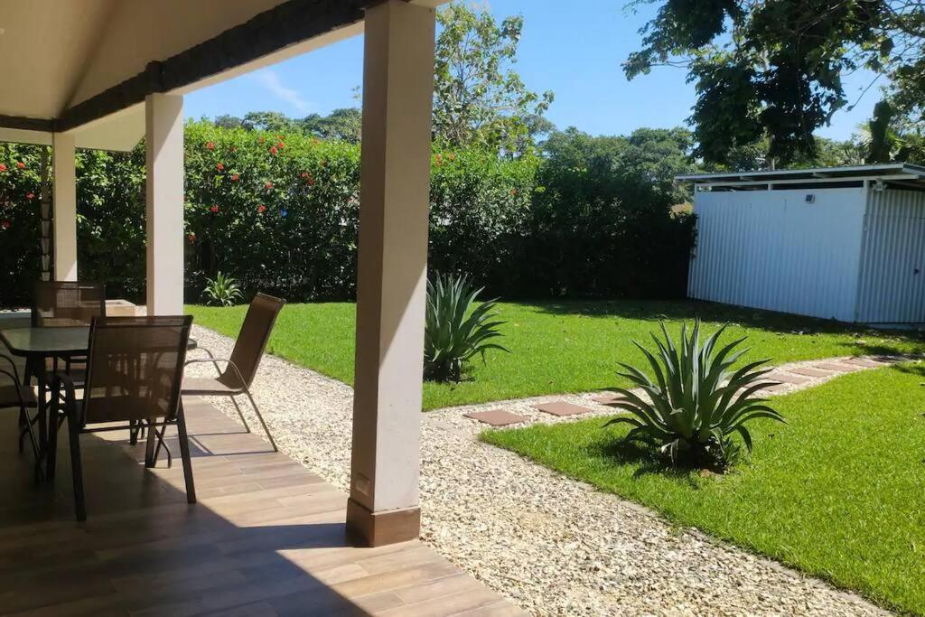 Modern 2br home - Walk to the beach!