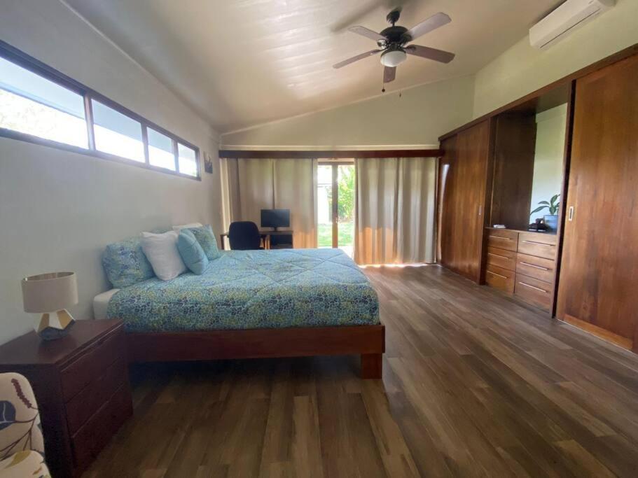 Modern 2br home - Walk to the beach!