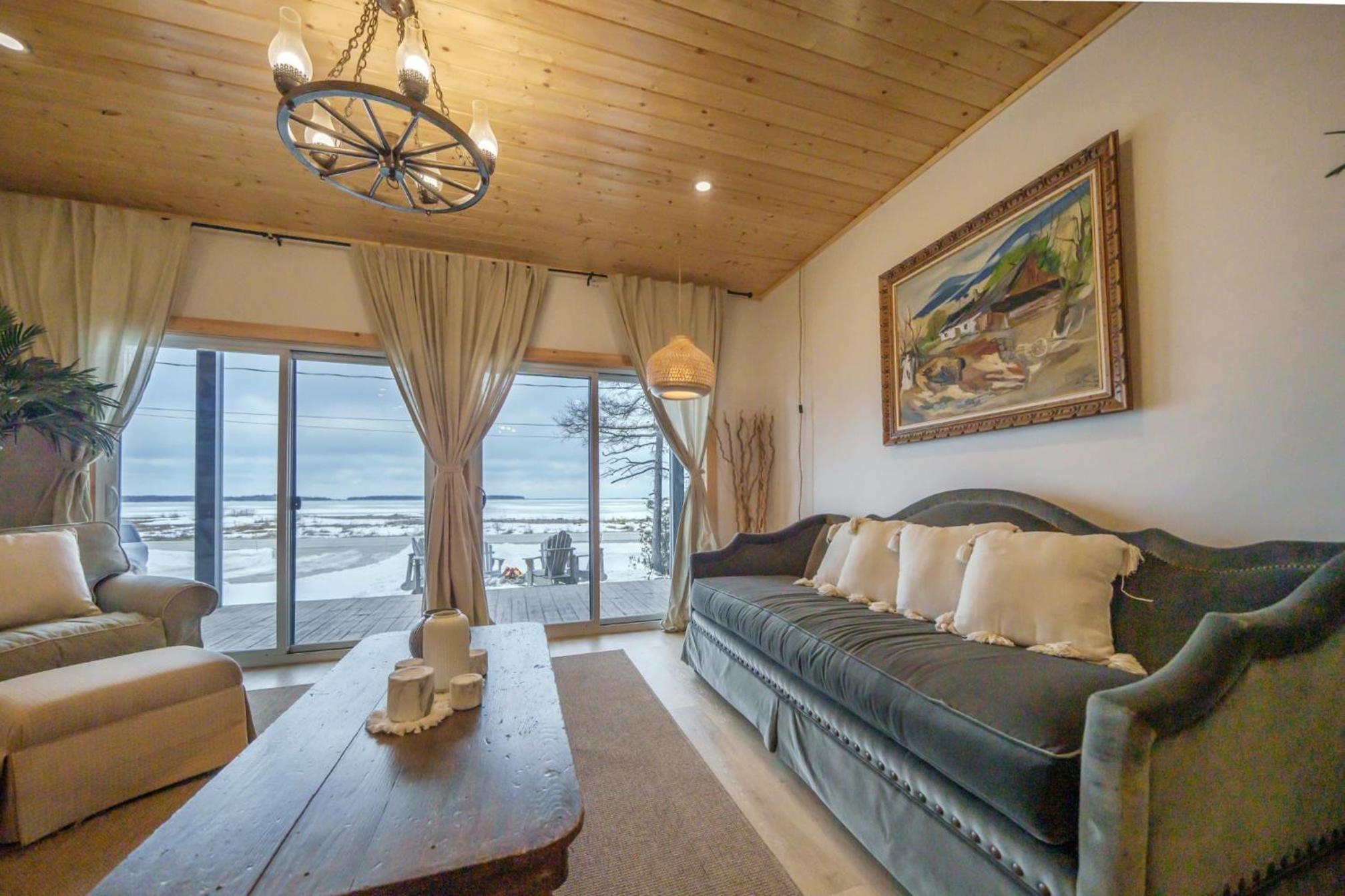 Lakefront Luxury Cottage - Shining Star - Close to Sauble Beach