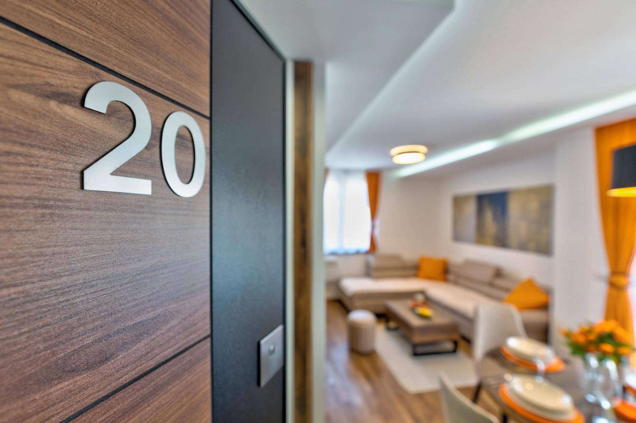 Lux Apartmani Djordjevic Zlatibor view 3